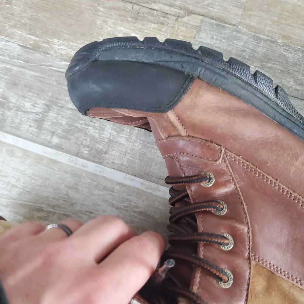 UGG Australia Kids Butte Boots Sz 5 Youth Brown Leather Shearling Waterproof